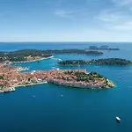 Awesome Apartment In Rovinj With Kitchen