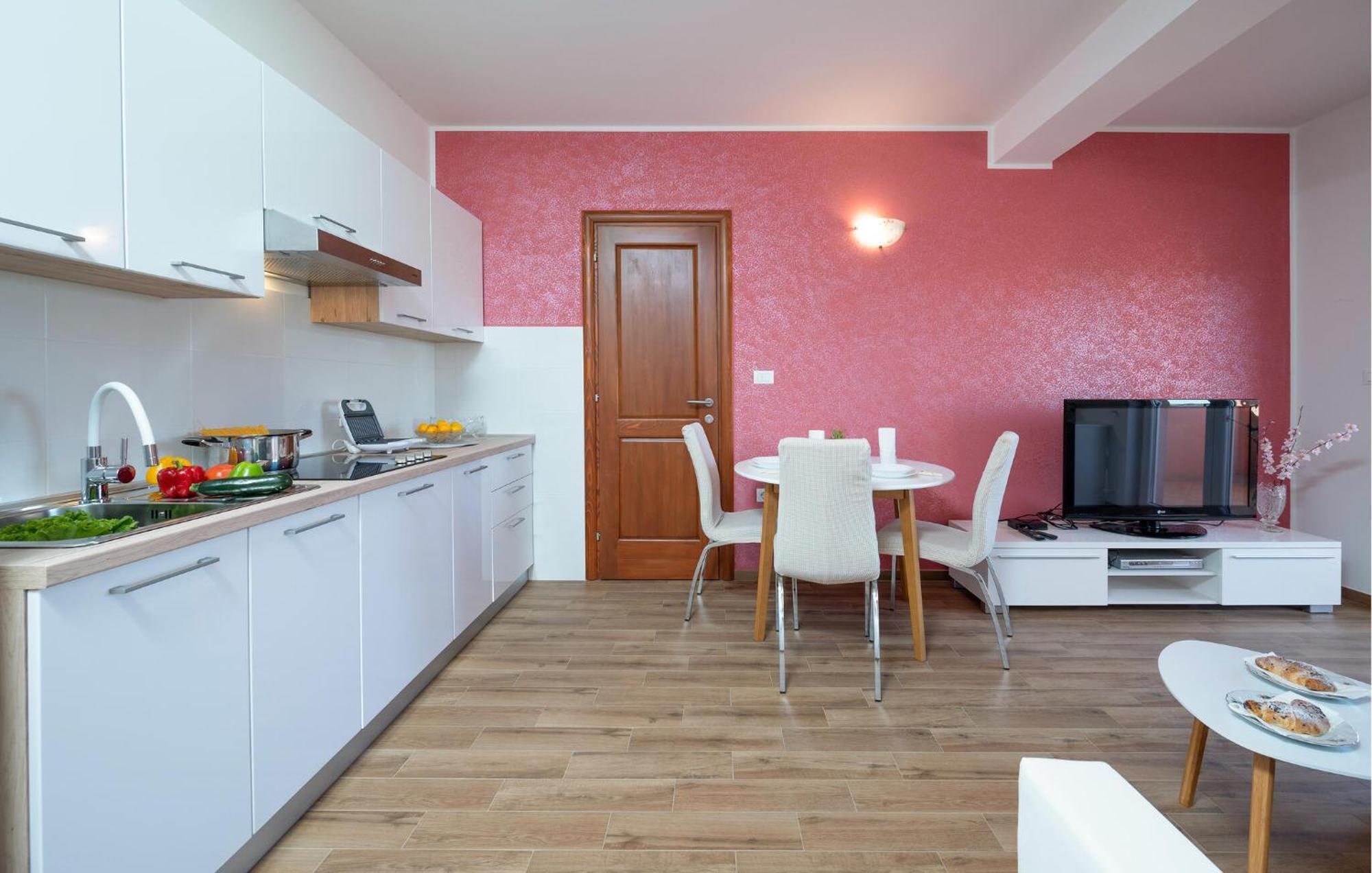 Awesome In With Kitchen Apartman *